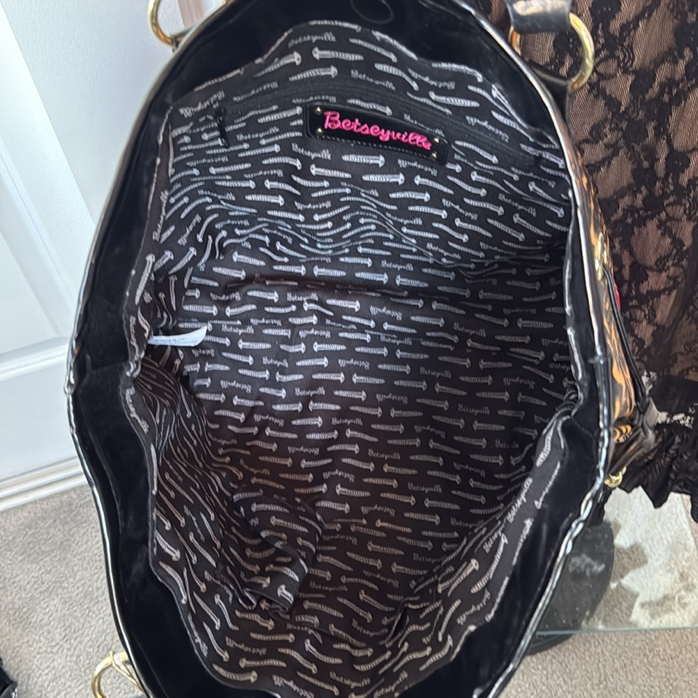 Betseyville Betsey 🐆🌺 Johnson black and pink floral leopard oversized tote purse - Picture 6 of 9